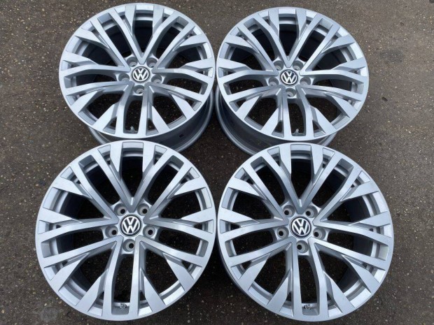 4db gyri 18" VW Touareg [Cascade] alufelni. ("2793")